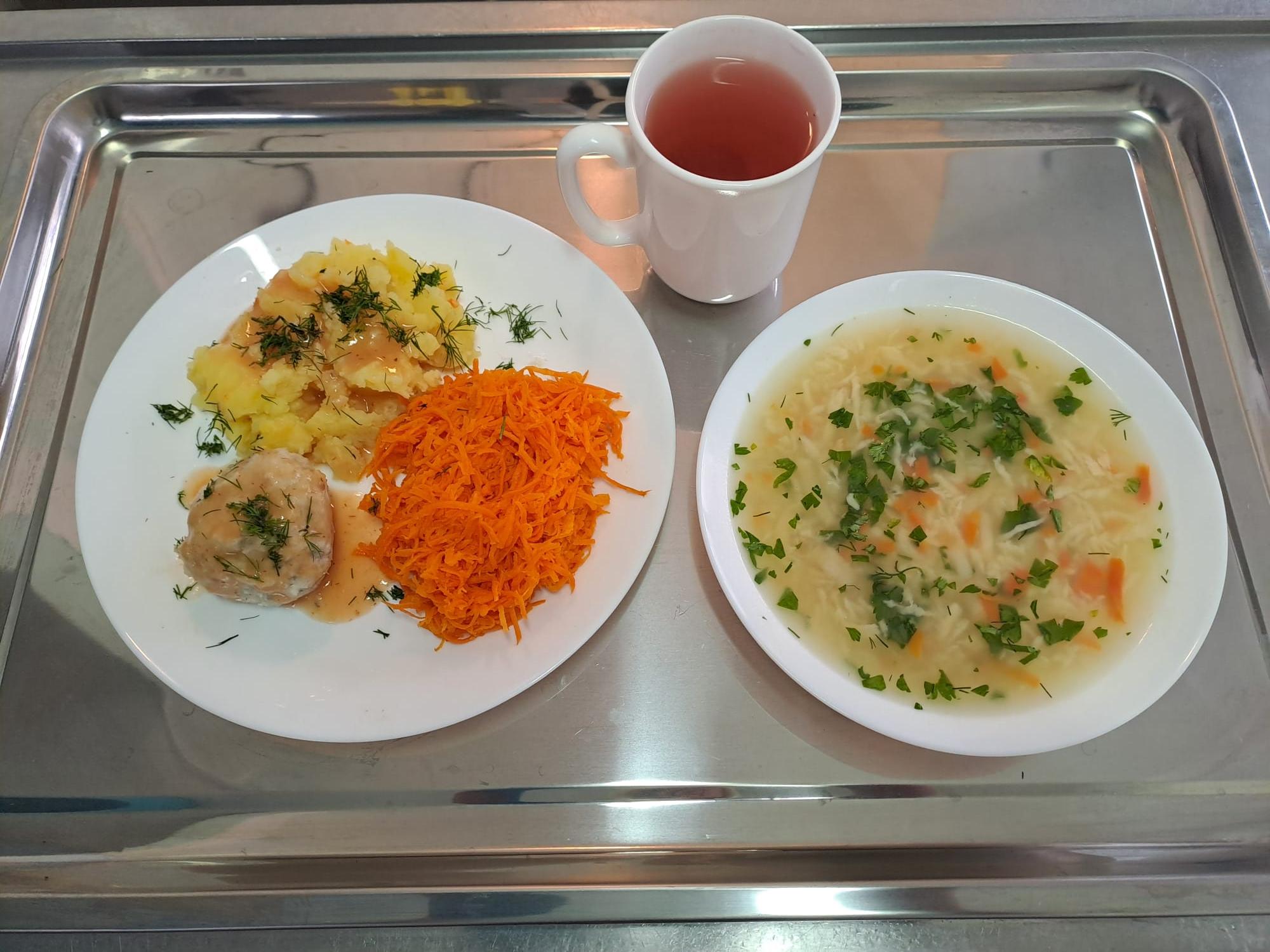 Zdjęcie przedstawiające obiad na&nbsp;dzień 14.11.2025r.