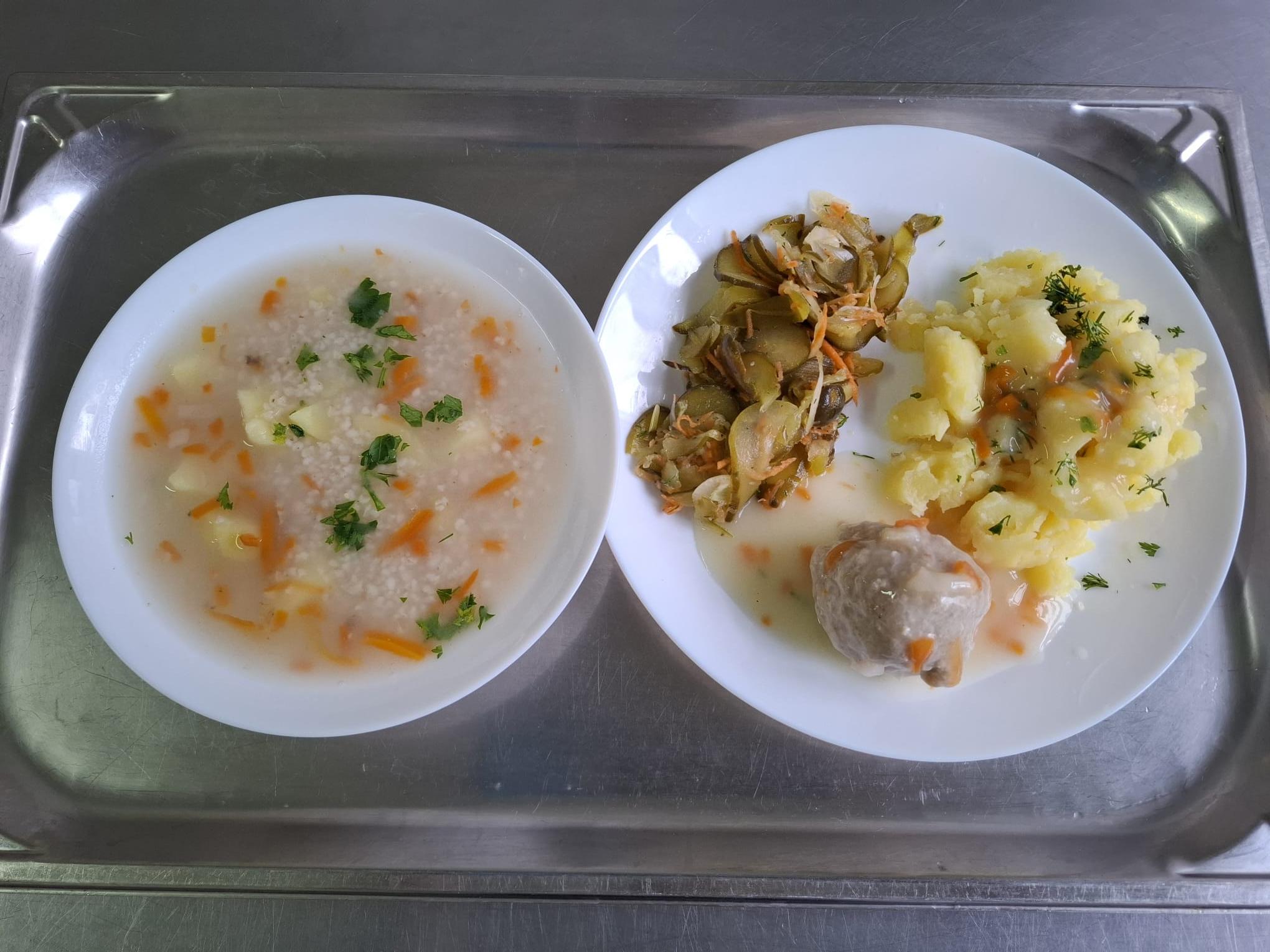 Zdjęcie przedstawiające obiad na&nbsp;dzień 18.11.2025r.